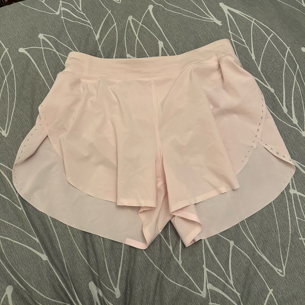 Lululemon Find Your Pace shorts Strawberry Milkshake